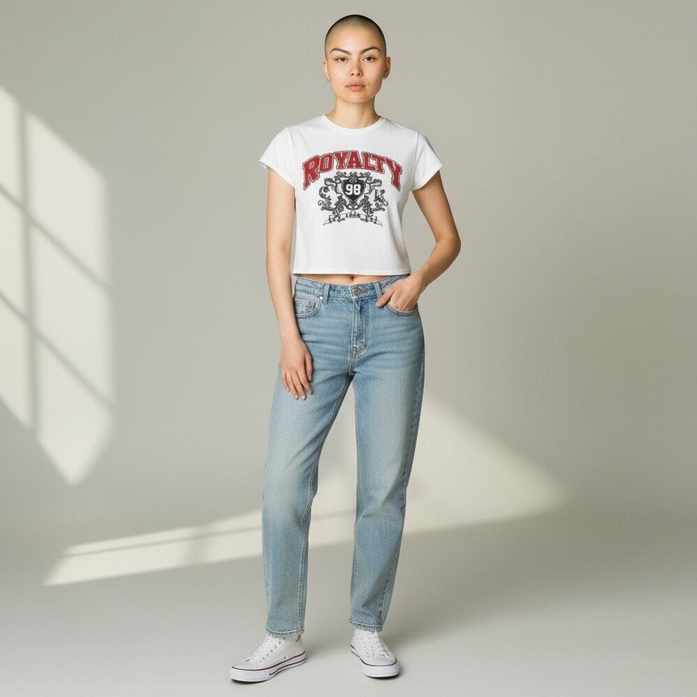 Fashion Nova Royalty logo Solid White Graphic Crop Top Short Sleeve size M